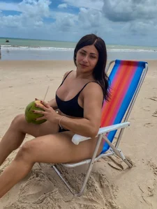 jessica na praia de dolljessica  2 photos