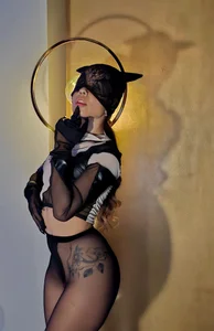 ErikaBenz_ CATWOMAN Pic 2