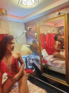 Diiva_Smiith im horny today Pic 3