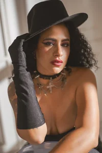 A hat and a lady 👒 de KatyraTaylor__  photos