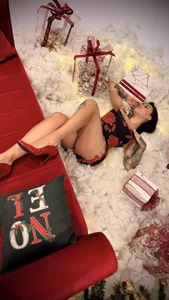 ChristineFord_ Santa's Naughty Little Helper 🎅🎁💋 Pic 4