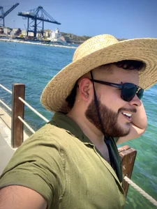 RoyBaker_ This is ROY Foto 5