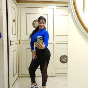 Hot_beauty__I love to see you every day Bild