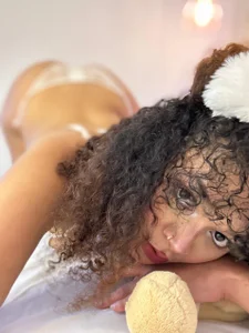 SEXY LITTLE BUNNY 🐰 de rossvega  2 photos