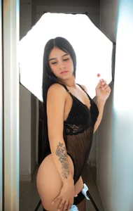 SenniaBella Public Pic 5