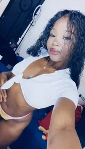 IrisHerrera_ Do you like how I look?🖤♥️ Pic 3