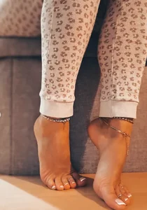 Your cock between my feet fingers 💦🍆 de Ivon_C  6 Imagens