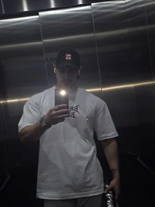 Sozinho de Miketesao  4 Imagens