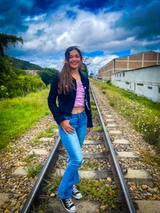 Camilla_Miller01 The train tracks 😊 사진