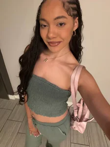 itsraevynfoxe Public Pic 6