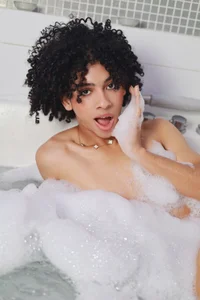 alaiasexygirl SEXY BATH Bilde 3