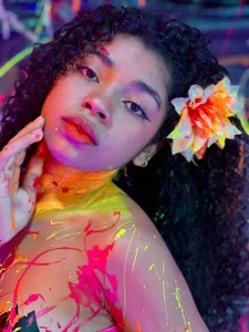 lucie_petite body paint Immagine  7