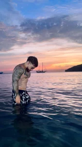 Ades_Lowe i like the sea Foto 2