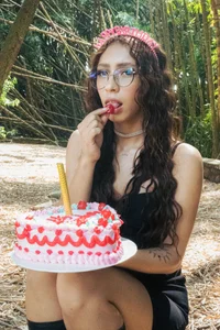 My 20th birthday 👀🥳💘 de Miranditta Foto 2