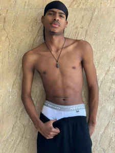 ChrisZurickのSexy latinの 5枚の写真