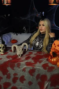 Celeste__sweetx Trick or kiss… your choice. Pic 3