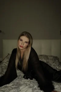 Stella_Lee Public Pic 6