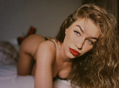 AnysaSmith Public Foto