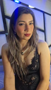 ElizabethAdams_ My weakness is thinking about your hard cock 🔥💦 Εικόνα 2