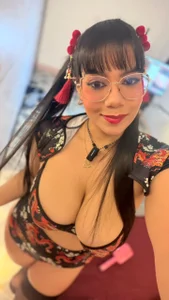 Your dinner is a hot Japanese one 🥢 od Haylenpark  3 snímek