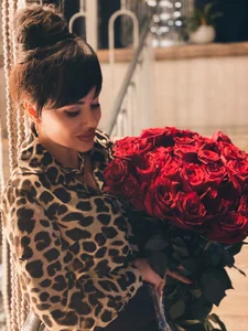 When flowers suit you very well de TianaPosh  Imagens