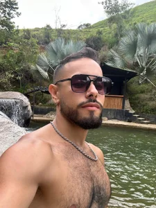 Mateobaer_ Public Hình 3