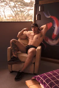 ADAM_BOUTON_ Burly boy Hình 2