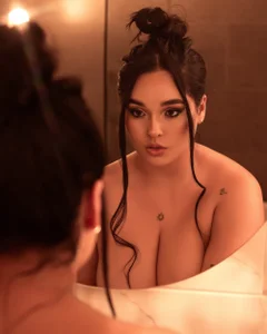 CelesteBrucee in front of the mirror! صورة واحدة|CelesteBrucee in front of the mirror! صورتان|CelesteBrucee in front of the mirror!  صور|CelesteBrucee in front of the mirror!  صورة