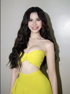 LustSaint yellow 💛 Pic 2