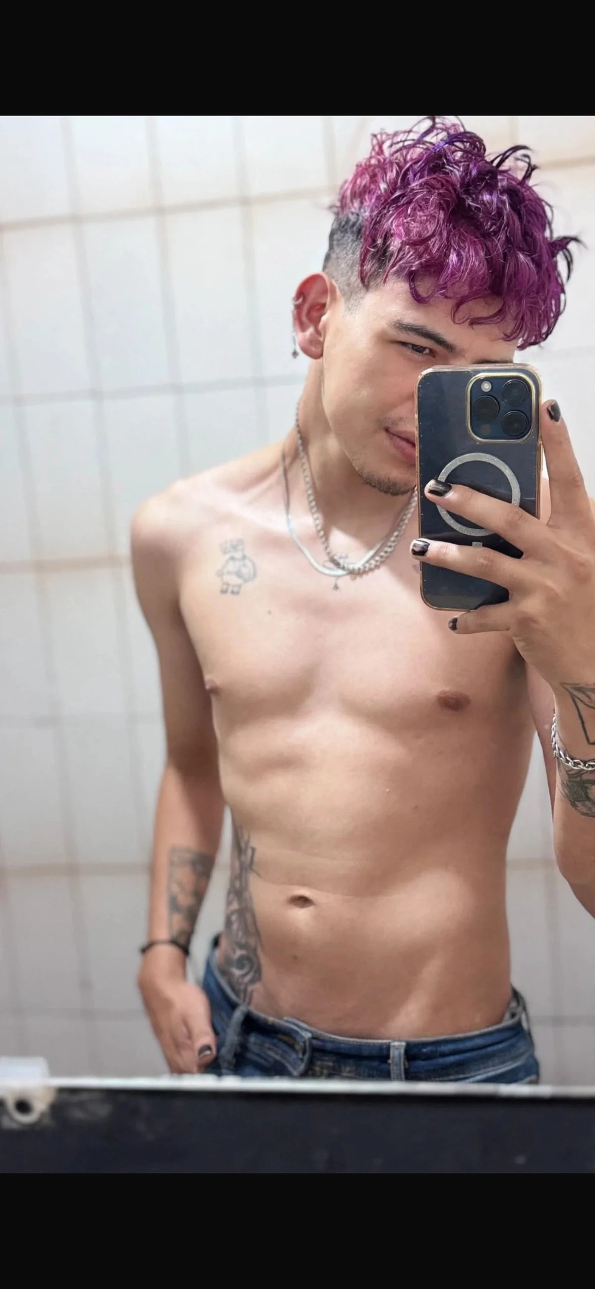 Трендове зображення  8017 MikeyKuro