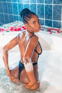 MonicaSchwartz Take a shower with me! 🤍🔥 Pic 4