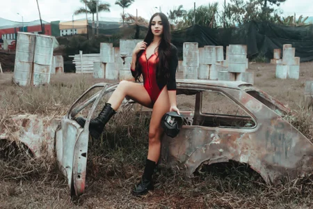 AndreaRoux Look & Enjoy ❤  4টি ছবি