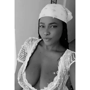 yselahot only me Bilde