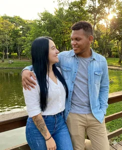 ChloeandNoha Public slika 3