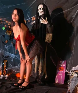 Trick-or-treat, baby? 👻🎃🐈‍⬛🔥💖 de aliyah_sweet  3 Imagens