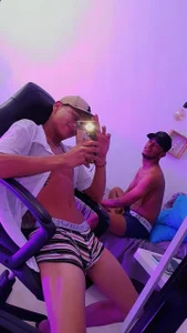 Public de JordanAndAndrew  2 Imagens