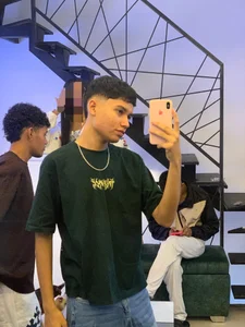 Javi🍓 de HORNY_PRETTY  3 photos