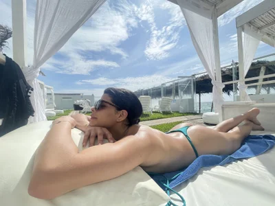 Leah_Honey26 kullanıcısının Bikini photos 👙 🏖️ albümü -  4 fotoğraf