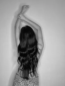 Jennifer_Munoz Let's not waste the spark. ⚡️❤️‍🔥 Foto 2