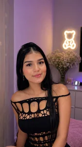 MelodyRousePublic Bild