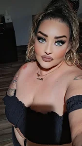 Ms_Dangerous_Curves Public Pic