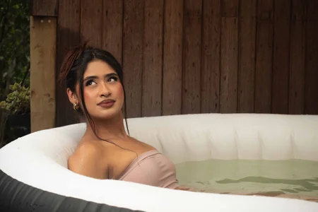 agatha_jener Want to take a bath with me?💦💦 Billede 3