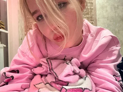 FreyaLoveLove Public Pic 3