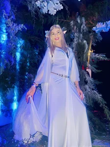 davinaclaire Soy la elfo reina 👸 Gambar