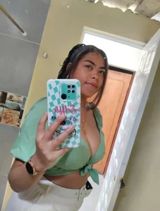Saraa_Snow SEXY LATINA Pic 2