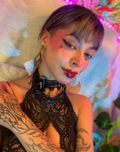 Kitty_arts's Cherry lips, dangerous kitty Sex Photo 3