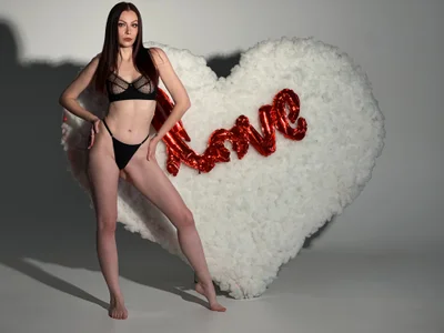 RussianGirls_ valentine's day 🩷 টি ছবি