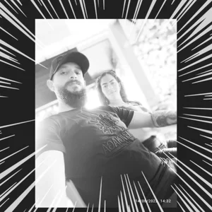 Couple_Gold69 Public Pic 4