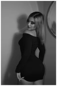 AnnaBrooks1 Black and white ⭐ Pic 4