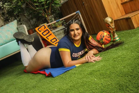 BellaPeers_ Cup of Temptation Pic